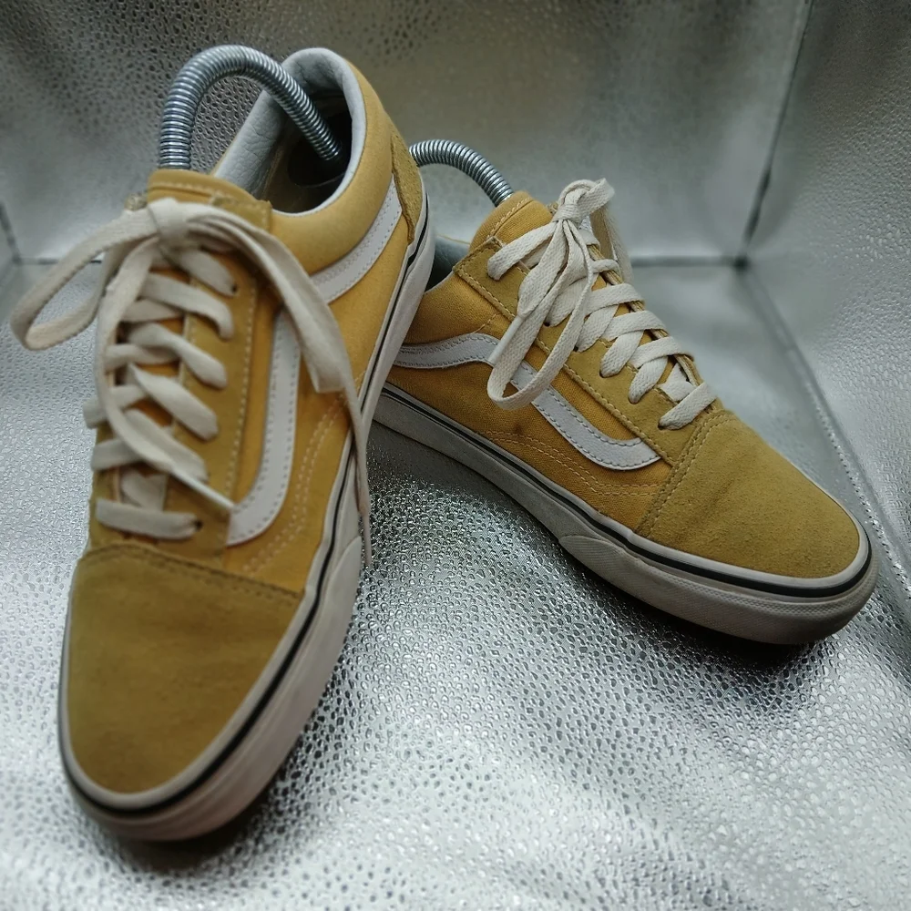 Vans Yellow/Gold Classic Old Skool Low Top Sneakers Men's Size 6